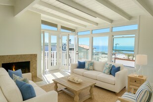 233 6th St in Manhattan Beach, CA - Building Photo