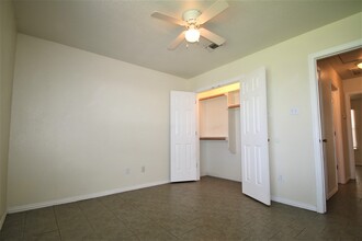 417 N Blue Jay Ct in Weatherford, TX - Foto de edificio - Building Photo