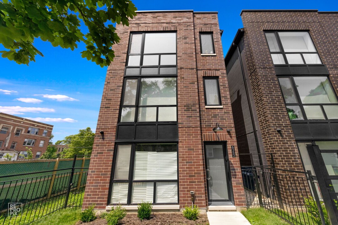 6152 S Champlain Ave in Chicago, IL - Building Photo