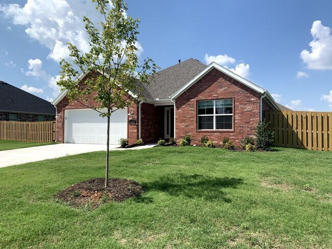 428 Concho St in Farmington, AR - Building Photo - Building Photo