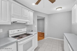 25 Meadow Green Cir in Englishtown, NJ - Building Photo - Building Photo