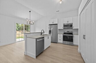 16216 Circlegreen Dr in Charlotte, NC - Building Photo - Building Photo