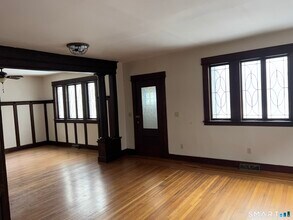 1546 Whitney Ave in Hamden, CT - Building Photo - Building Photo