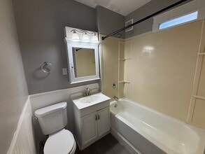 2709 N Aldrich Ave in Minneapolis, MN - Building Photo - Building Photo