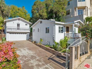 4006 1/2 Sunset Dr in Los Angeles, CA - Building Photo - Building Photo