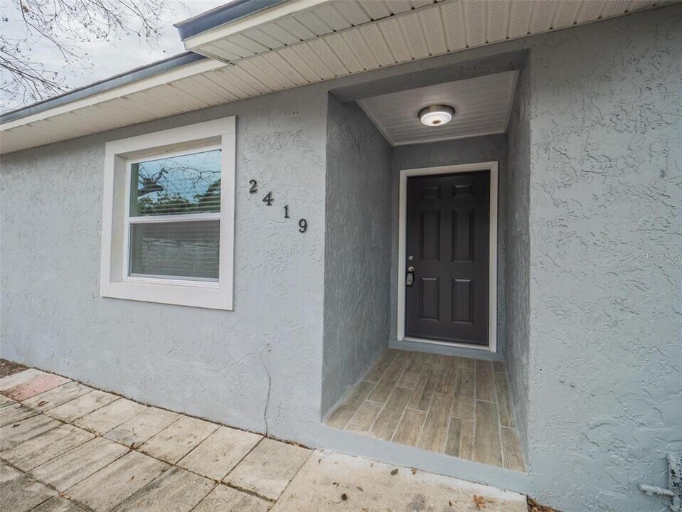 2419 Rio Pinar Lakes Blvd in Orlando, FL - Building Photo