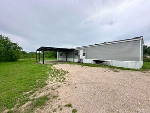 17 N Val Verde Rd in Edcouch, TX - Building Photo - Building Photo