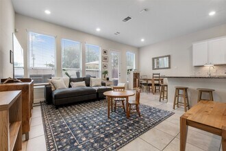 219 Club Crest Ln in Houston, TX - Building Photo - Building Photo
