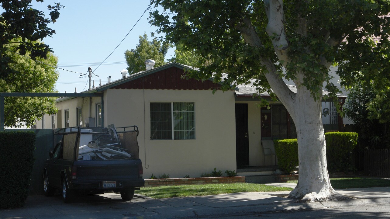 141 School St in Pittsburg, CA - Building Photo