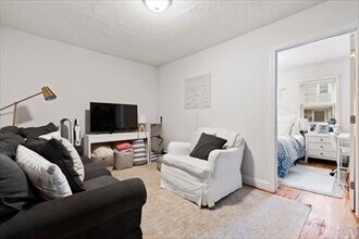 442 W 4th St, Unit 1 in Boston, MA - Building Photo - Building Photo