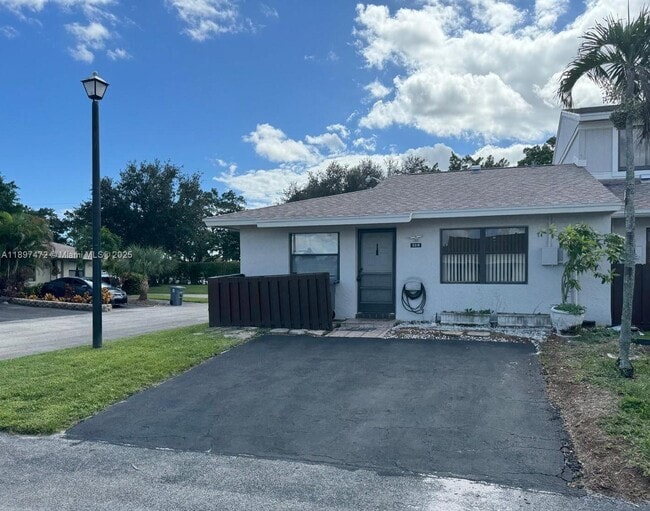 property at 5318 Tennis Ln