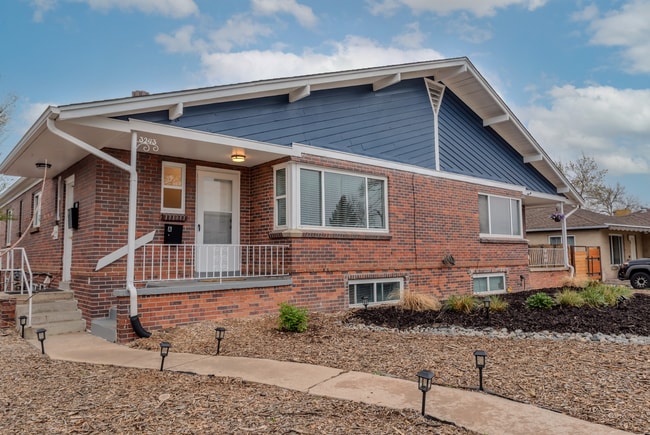 3243 Kearney St