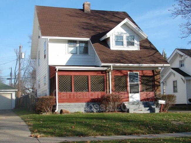 property at 1009 W Hillcrest Ave