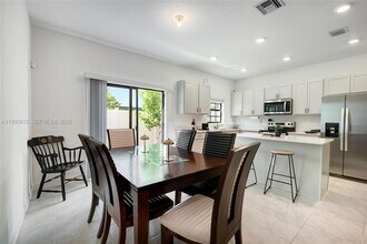 834 SW 11th Ter in Florida City, FL - Building Photo - Building Photo