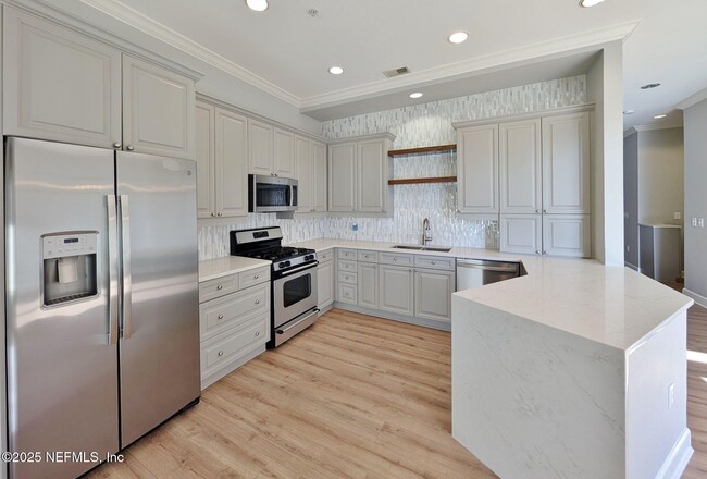424 E Bay St in Jacksonville, FL - Building Photo - Building Photo