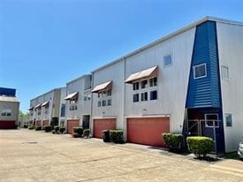 3208 Yellowstone Park Dr in Houston, TX - Building Photo