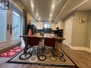 1243 Bridge Rd in Oakville, ON - Building Photo - Building Photo