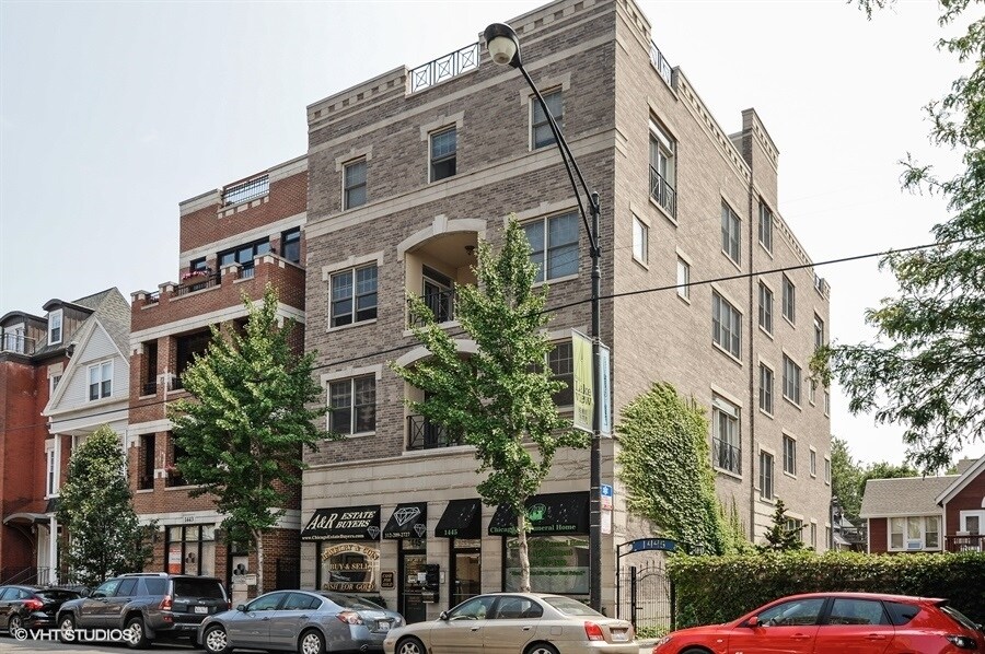 1449 W Belmont Ave, Unit 1449 W. Belmont Ave #3N in Chicago, IL - Building Photo