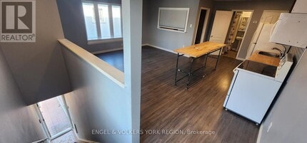 6 Queen St in Innisfil, ON - Building Photo - Building Photo