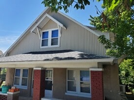 913 W High St, Unit B in Jefferson City, MO - Building Photo