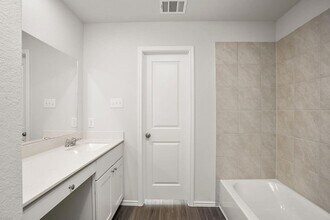 3076 Wild Indigo Trl in Brookshire, TX - Building Photo - Building Photo