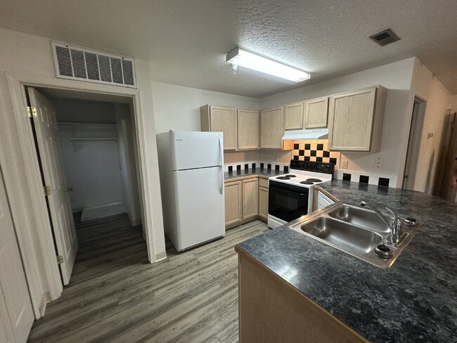 114 Davis Ave