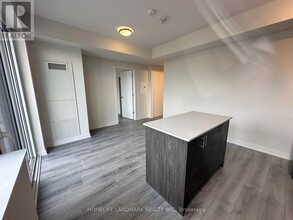 15-1515 Ellerslie Ave in Toronto, ON - Building Photo - Building Photo