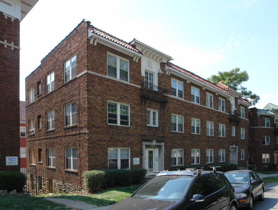 The Nedblake in Kansas City, MO - Building Photo