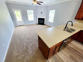 1322 Ingle Ct in Burlington, NC - Foto de edificio - Building Photo