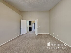 43931 Broadwater Ave in Lancaster, CA - Foto de edificio - Building Photo