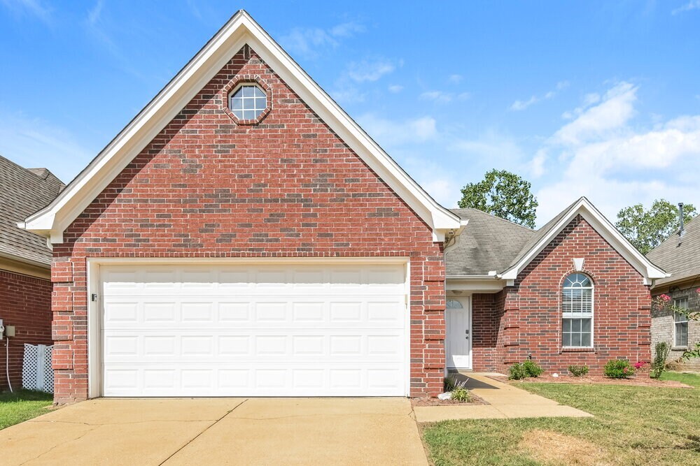 9043 William Paul Dr in Olive Branch, MS - Building Photo