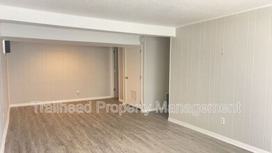 6109 N Broadway in Gladstone, MO - Building Photo - Building Photo