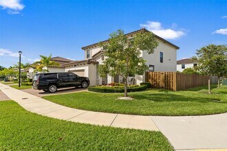 11903 SW 241st St in Princeton, FL - Building Photo - Building Photo
