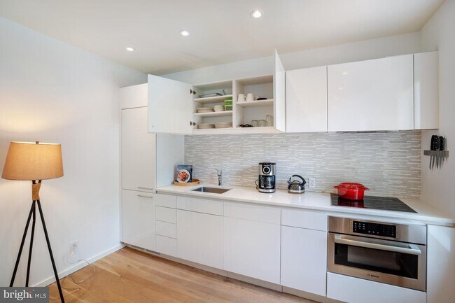 1650 Avon Pl NW-Unit -2 in Washington, DC - Building Photo - Building Photo