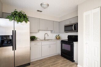 6216 SW 10th Pl-Unit -B in Gainesville, FL - Building Photo - Building Photo