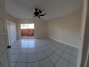 7155 Miami Lakes Dr in Miami Lakes, FL - Building Photo - Building Photo