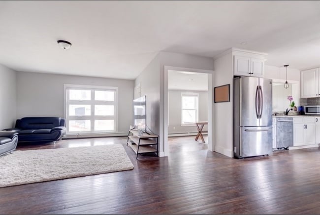 154 Main St in Douglas, MA - Building Photo - Building Photo