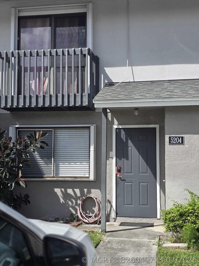 property at 5204 Bayside Dr