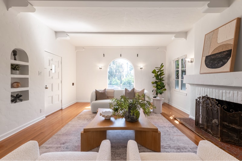 1125-1127 S Oakhurst Dr in Los Angeles, CA - Building Photo