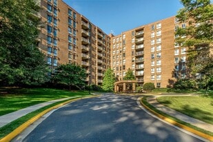 Parliaments in Annandale, VA - Building Photo