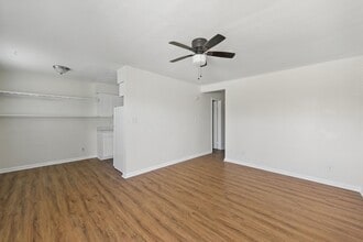 711 Easy St in Norfolk, VA - Building Photo - Building Photo