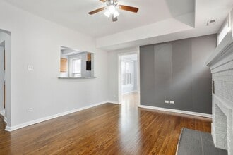 1460 W Fargo Ave, Unit 310 in Chicago, IL - Building Photo - Building Photo