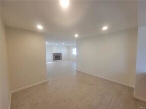 18408 Laurelbrook Cir in Cerritos, CA - Building Photo - Building Photo