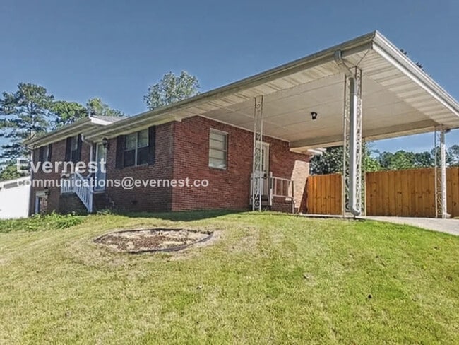 2131 Oland Cir in Marietta, GA - Foto de edificio - Building Photo