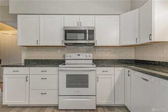 4038 Clifton Ave in Cincinnati, OH - Building Photo - Building Photo