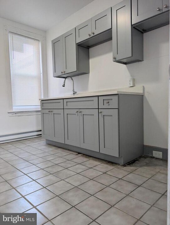 5205 N 5th St in Philadelphia, PA - Building Photo