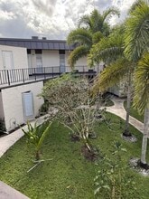 1 W Greenway Dr in Royal Palm Beach, FL - Building Photo - Building Photo