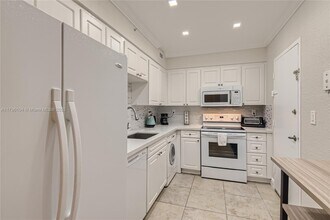 2501 S Ocean Dr, Unit 316 in Hollywood, FL - Building Photo - Building Photo