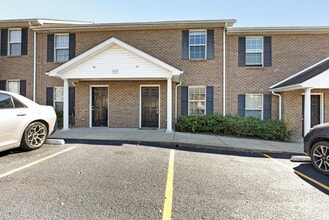 6636 S Wilson Rd in Radcliff, KY - Building Photo - Building Photo