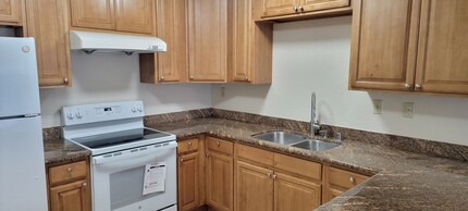 5107 Hoover St-Unit -7334001002 in North Highlands, CA - Building Photo - Building Photo
